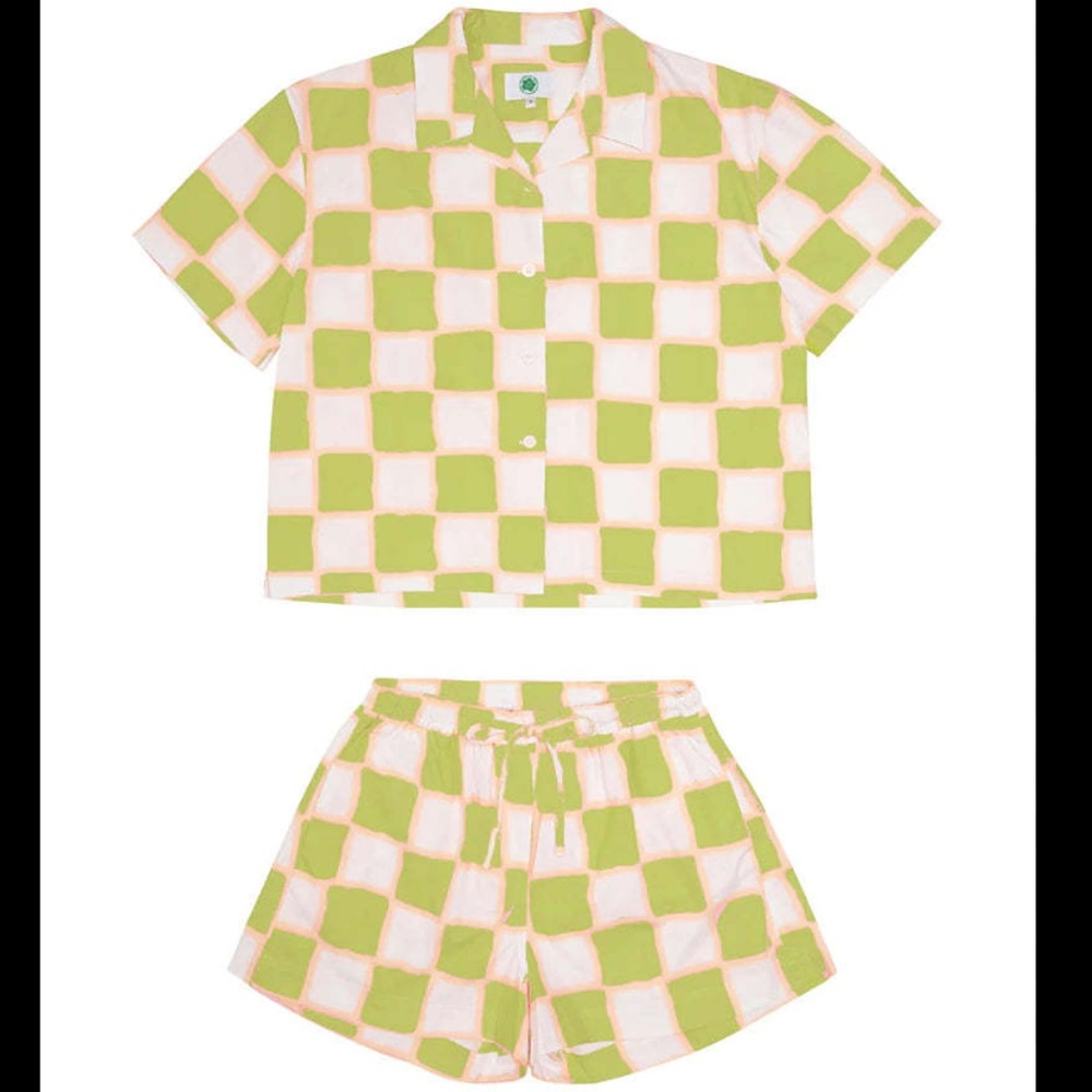 Emma Mulholland on Holiday Airbrush Check Resort Short Set - Olive Size Small